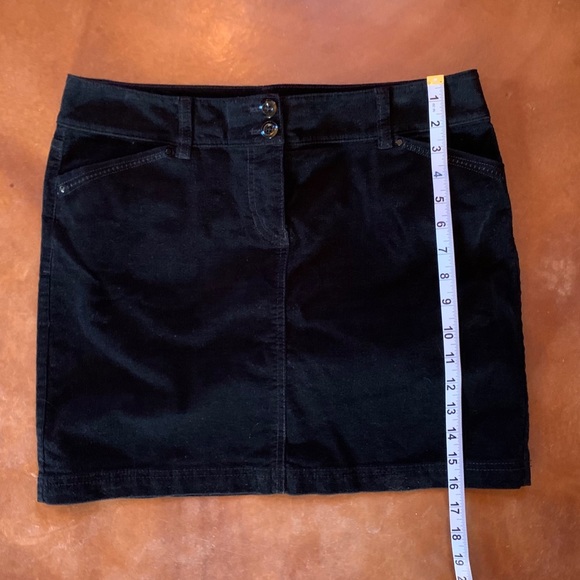 White House Black Market // EUC corduroy skirt - Picture 4 of 15
